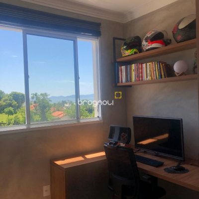 Apartamento com 49m², 2 quartos, 1 garagem, no bairro Praia de Fora em Palhoça