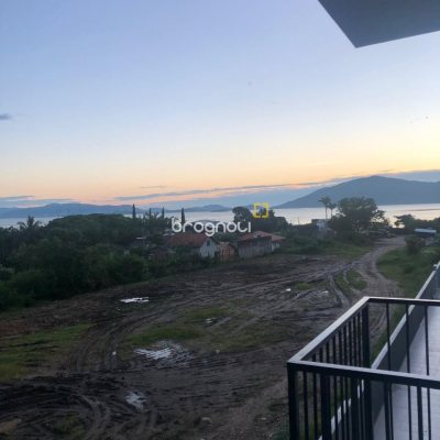 Apartamento com 49m², 2 quartos, 1 garagem, no bairro Praia de Fora em Palhoça