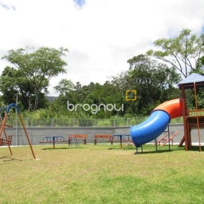 Apartamento com 49m², 2 quartos, 1 garagem, no bairro Praia de Fora em Palhoça