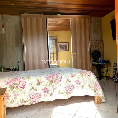 Casa com 157m², 4 quartos, 1 garagem, no bairro Armação em Florianópolis