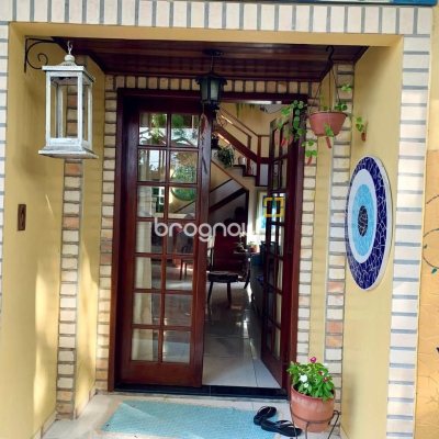 Casa com 157m², 4 quartos, 1 garagem, no bairro Armação em Florianópolis