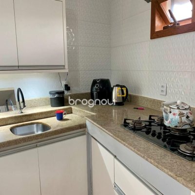 Casa com 157m², 4 quartos, 1 garagem, no bairro Armação em Florianópolis