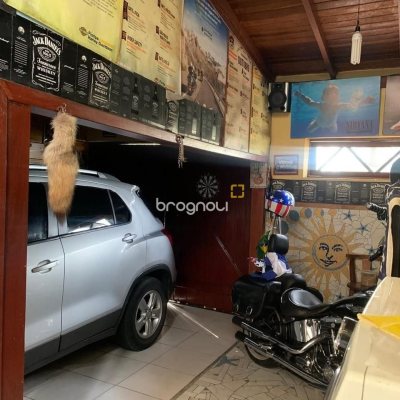 Casa com 157m², 4 quartos, 1 garagem, no bairro Armação em Florianópolis