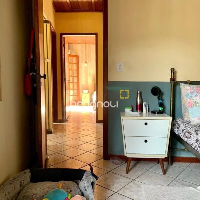 Casa com 157m², 4 quartos, 1 garagem, no bairro Armação em Florianópolis