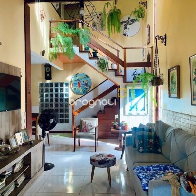Casa com 157m², 4 quartos, 1 garagem, no bairro Armação em Florianópolis