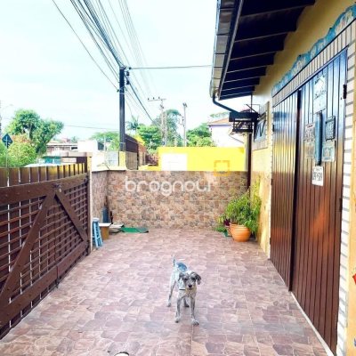 Casa com 157m², 4 quartos, 1 garagem, no bairro Armação em Florianópolis