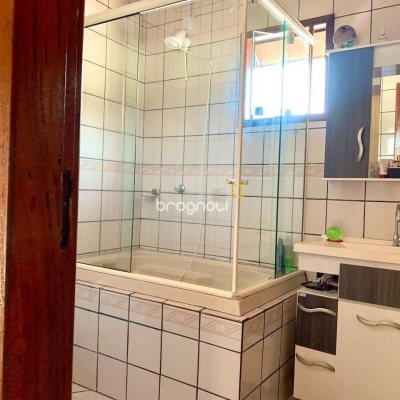 Casa com 157m², 4 quartos, 1 garagem, no bairro Armação em Florianópolis