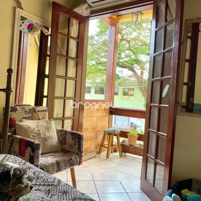 Casa com 157m², 4 quartos, 1 garagem, no bairro Armação em Florianópolis