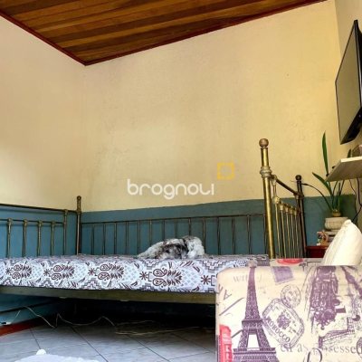 Casa com 157m², 4 quartos, 1 garagem, no bairro Armação em Florianópolis