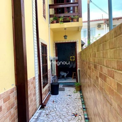Casa com 157m², 4 quartos, 1 garagem, no bairro Armação em Florianópolis