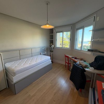 Apartamento com 299m², 4 quartos (sendo 4 suítes), 3 garagens, no bairro Coqueiros em Florianópolis