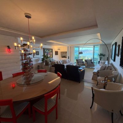 Apartamento com 299m², 4 quartos (sendo 4 suítes), 3 garagens, no bairro Coqueiros em Florianópolis