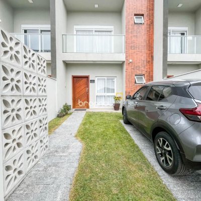 Casa com 141m², 3 quartos (sendo 3 suítes), 2 garagens, no bairro Ingleses em Florianópolis