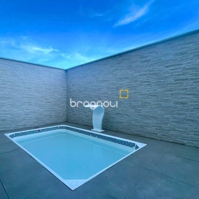 Casa com 141m², 3 quartos (sendo 3 suítes), 2 garagens, no bairro Ingleses em Florianópolis