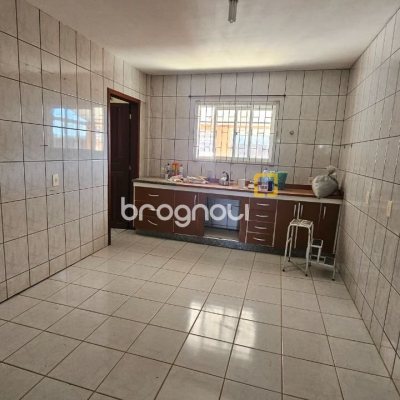 Casa com 141m², 3 quartos, 2 garagens, no bairro Campeche em Florianópolis