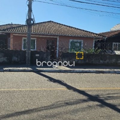 Casa com 141m², 3 quartos, 2 garagens, no bairro Campeche em Florianópolis