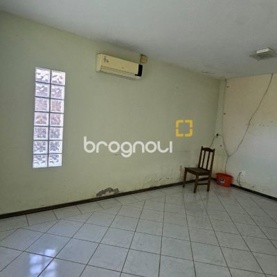 Casa com 141m², 3 quartos, 2 garagens, no bairro Campeche em Florianópolis