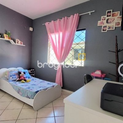 Casa com 177m², 3 quartos, 3 garagens, no bairro Bom Viver em Biguaçu