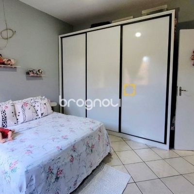 Casa com 177m², 3 quartos, 3 garagens, no bairro Bom Viver em Biguaçu