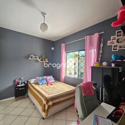 Casa com 177m², 3 quartos, 5 garagens, no bairro Bom Viver em Biguaçu