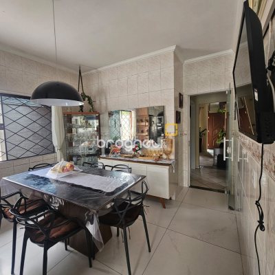 Casa com 177m², 3 quartos, 5 garagens, no bairro Bom Viver em Biguaçu