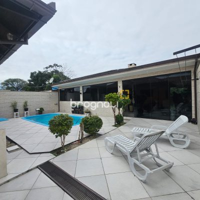 Casa com 177m², 3 quartos, 5 garagens, no bairro Bom Viver em Biguaçu