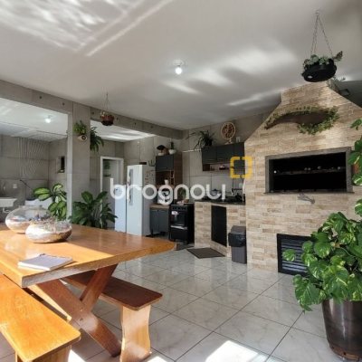 Casa com 177m², 3 quartos, 3 garagens, no bairro Bom Viver em Biguaçu