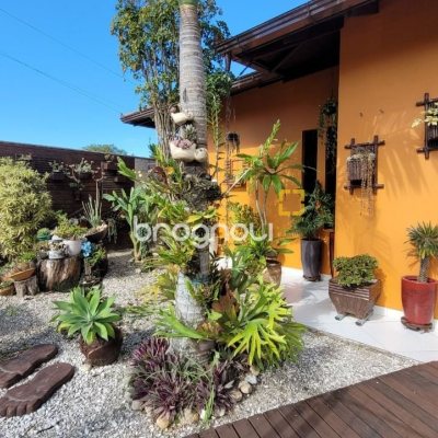 Casa com 177m², 3 quartos, 3 garagens, no bairro Bom Viver em Biguaçu