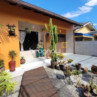 Casa com 177m², 3 quartos, 3 garagens, no bairro Bom Viver em Biguaçu