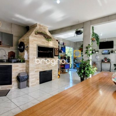 Casa com 177m², 3 quartos, 3 garagens, no bairro Bom Viver em Biguaçu