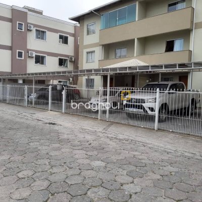 Apartamento com 98m², 2 quartos (sendo 1 suíte), 1 garagem, no bairro Ingleses em Florianópolis