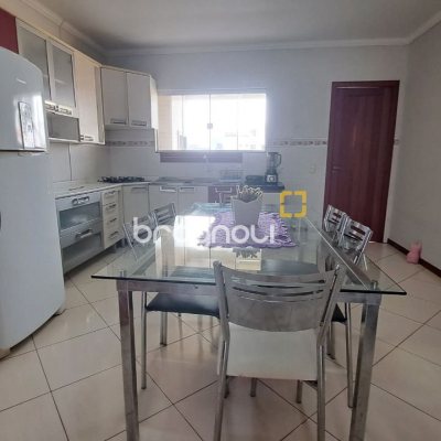 Apartamento com 98m², 2 quartos (sendo 1 suíte), 1 garagem, no bairro Ingleses em Florianópolis