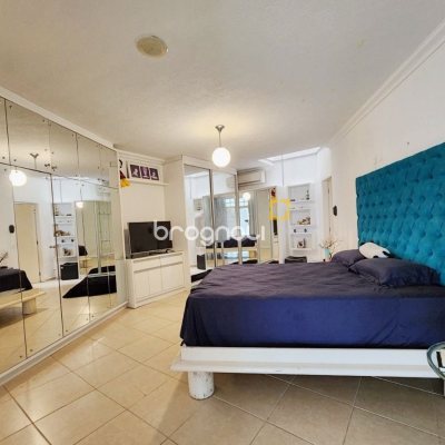 Casa com 870m², 8 quartos (sendo 8 suítes), 4 garagens, no bairro Lagoa da Conceição em Florianópolis