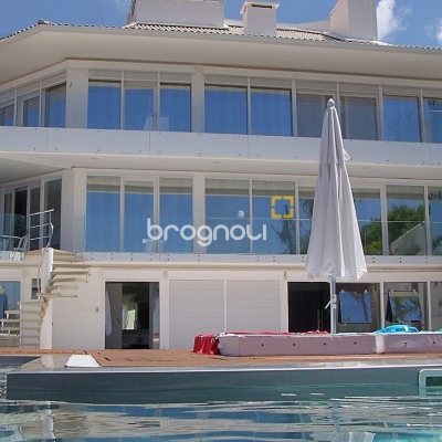 Casa com 870m², 8 quartos (sendo 8 suítes), 4 garagens, no bairro Lagoa da Conceição em Florianópolis