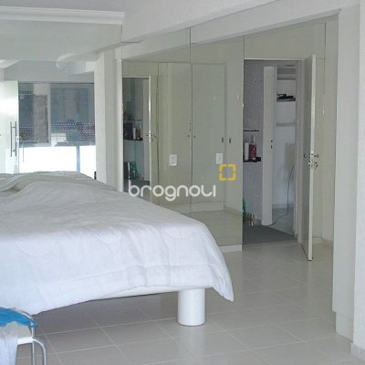 Casa com 870m², 8 quartos (sendo 8 suítes), 4 garagens, no bairro Lagoa da Conceição em Florianópolis