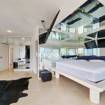 Casa com 870m², 8 quartos (sendo 8 suítes), 4 garagens, no bairro Lagoa da Conceição em Florianópolis