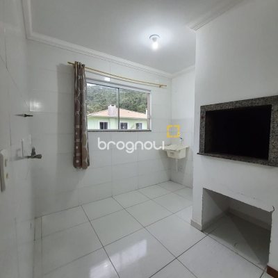 Apartamento com 60m², 2 quartos (sendo 1 suíte), 1 garagem, no bairro Ingleses em Florianópolis