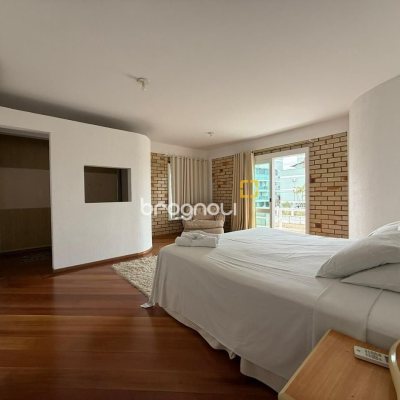 Casa com 502m², 6 quartos (sendo 3 suítes), 4 garagens, no bairro Ingleses em Florianópolis