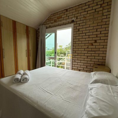 Casa com 502m², 6 quartos (sendo 3 suítes), 4 garagens, no bairro Ingleses em Florianópolis