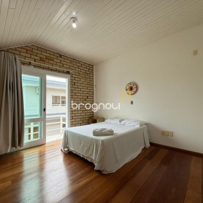 Casa com 502m², 6 quartos (sendo 3 suítes), 4 garagens, no bairro Ingleses em Florianópolis