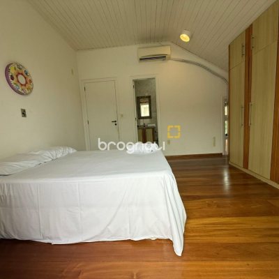 Casa com 502m², 6 quartos (sendo 3 suítes), 4 garagens, no bairro Ingleses em Florianópolis