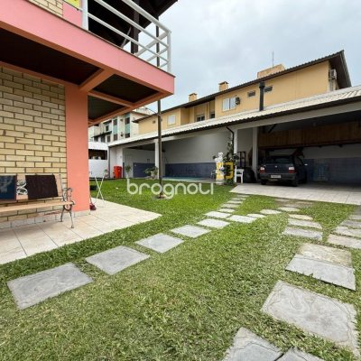 Casa com 502m², 6 quartos (sendo 3 suítes), 4 garagens, no bairro Ingleses em Florianópolis