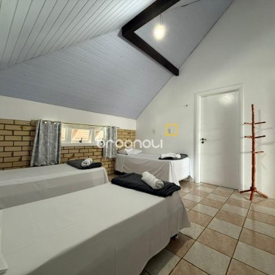 Casa com 502m², 6 quartos (sendo 3 suítes), 4 garagens, no bairro Ingleses em Florianópolis