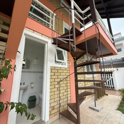 Casa com 502m², 6 quartos (sendo 3 suítes), 4 garagens, no bairro Ingleses em Florianópolis