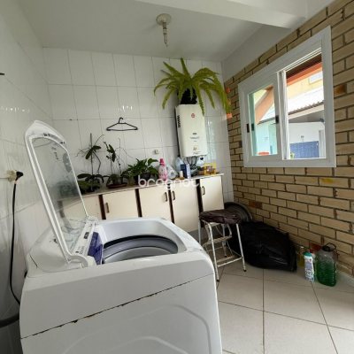 Casa com 502m², 6 quartos (sendo 3 suítes), 4 garagens, no bairro Ingleses em Florianópolis