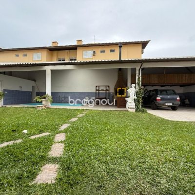 Casa com 502m², 6 quartos (sendo 3 suítes), 4 garagens, no bairro Ingleses em Florianópolis
