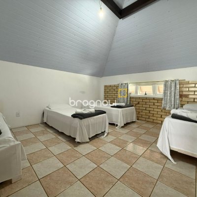 Casa com 502m², 6 quartos (sendo 3 suítes), 4 garagens, no bairro Ingleses em Florianópolis