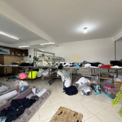 Casa com 502m², 6 quartos (sendo 3 suítes), 4 garagens, no bairro Ingleses em Florianópolis