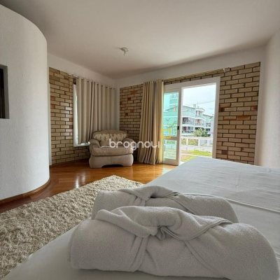 Casa com 502m², 6 quartos (sendo 3 suítes), 4 garagens, no bairro Ingleses em Florianópolis