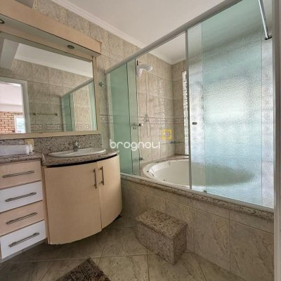 Casa com 502m², 6 quartos (sendo 3 suítes), 4 garagens, no bairro Ingleses em Florianópolis